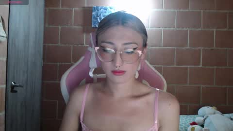 Snapshot of andrea_camila chatting on March 13, 2026, 5:03 am Andrea online show from March 13, 2026, 5:03 am