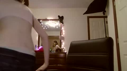 andrea online show from December 8, 2024, 3:32 am