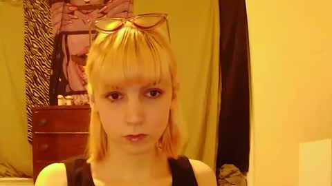 Snapshot of andrea_davenport chatting on November 24, 2025, 4:45 am andrea online show from November 24, 2025, 4:45 am