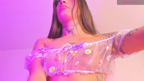 Andrea  online show from March 5, 2025, 2:23 pm