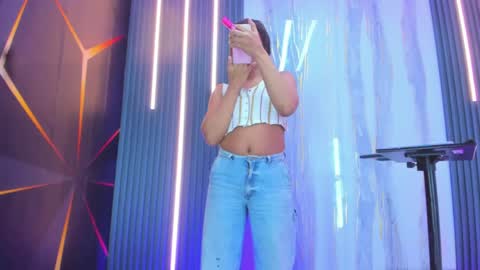 Snapshot of andrea_giraldo_ chatting on May 27, 2026, 10:07 pm Andrea online show from May 27, 2026, 10:07 pm