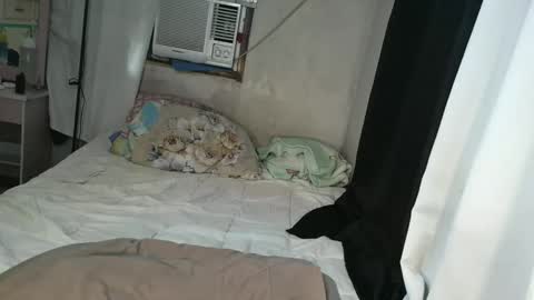 yanie online show from November 28, 2025, 7:11 am