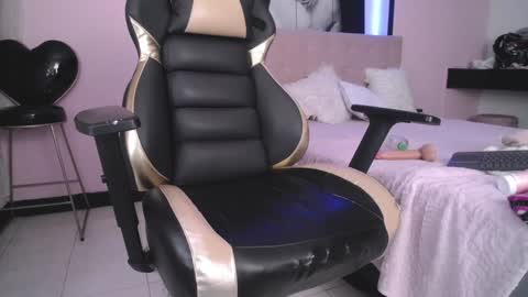 Andrea Ramos online show from December 15, 2024, 9:24 am