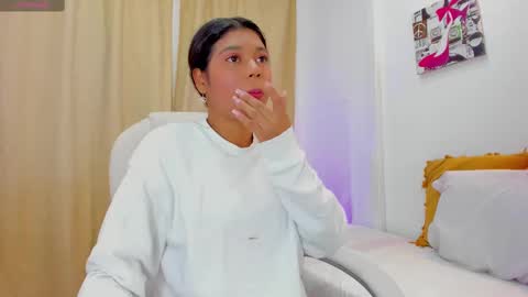 Snapshot of andrea_sancheez chatting on September 12, 2025, 1:00 pm Andrea online show from September 12, 2025, 1:00 pm