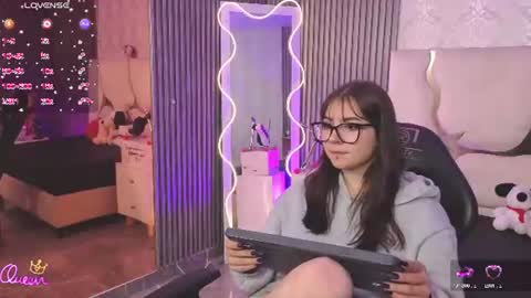 Snapshot of andrea_tay1 chatting on August 4, 2026, 7:38 pm andrea_tay1 online show from August 4, 2026, 7:38 pm