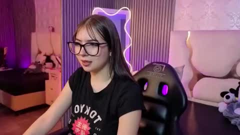 Snapshot of andrea_tay1 chatting on August 5, 2026, 7:17 pm andrea_tay1 online show from August 5, 2026, 7:17 pm