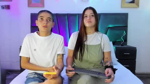 Snapshot of andreaandkarina chatting on January 14, 2025, 12:35 pm Andrea Karina online show from January 14, 2025, 12:35 pm