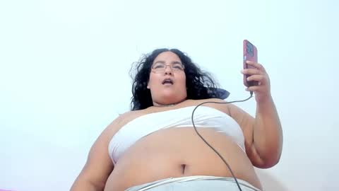 Snapshot of andreabigboobs_ chatting on February 19, 2025, 6:11 am andreabigboobs_ online show from February 19, 2025, 6:11 am