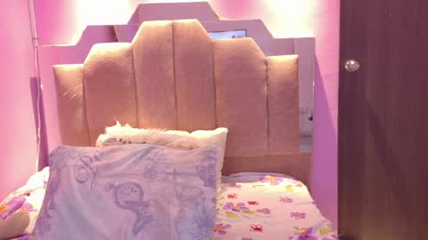Snapshot of andreasweet2 chatting on May 19, 2026, 8:37 pm A n d r e a S w e e t online show from May 19, 2026, 8:37 pm