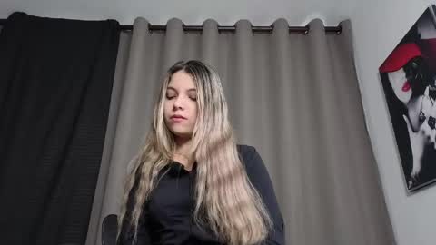 Snapshot of andreau_19 chatting on June 5, 2026, 1:28 pm andreau 19 online show from June 5, 2026, 1:28 pm