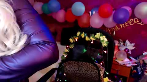 andreeajj online show from December 11, 2024, 11:00 pm