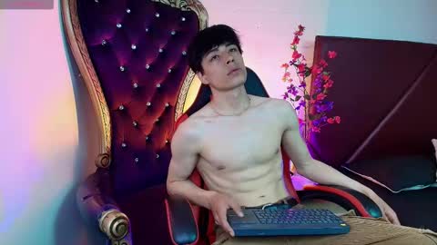 andreew_style_ online show from March 26, 2026, 9:42 pm