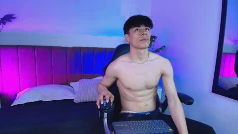 andreew_style_ online show from April 23, 2026, 8:44 pm