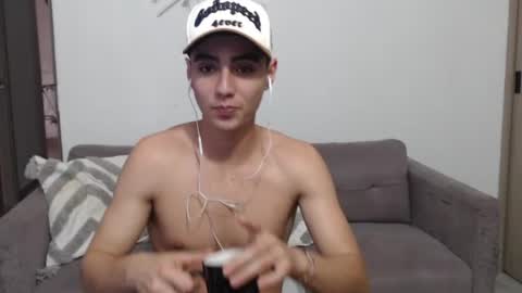 Andres 2977 online show from August 3, 2026, 7:06 pm