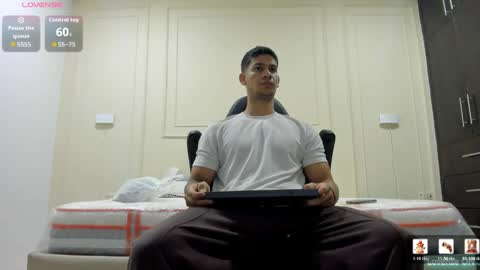andres_stud online show from May 24, 2026, 3:22 am