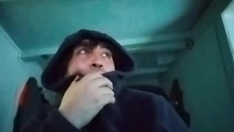 andresby0x online show from October 10, 2025, 2:27 pm