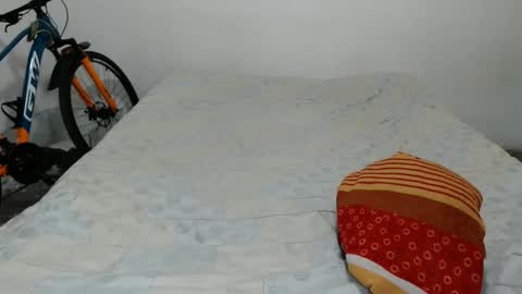 Snapshot of andresfern chatting on April 5, 2026, 8:06 pm ANDRES online show from April 5, 2026, 8:06 pm