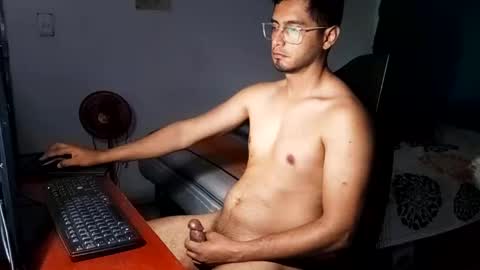 andresvergon85 online show from February 5, 2025, 3:02 am