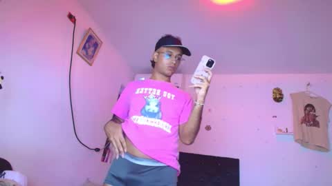andreswhite_shotoflust online show from May 10, 2026, 8:19 am