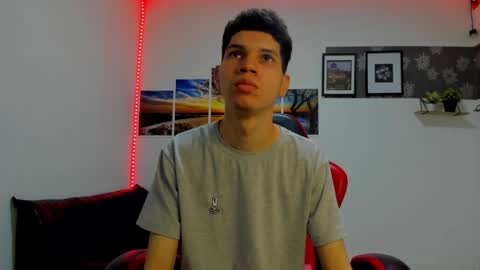 andrew_2811 online show from October 21, 2025, 7:31 am