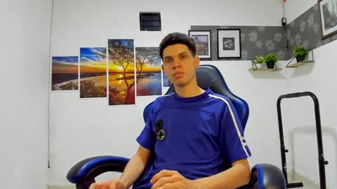 andrew_2811 online show from January 7, 2026, 4:15 am