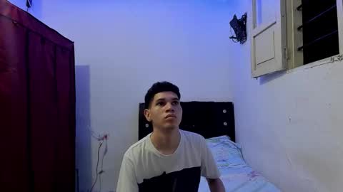 andrew_2811 online show from February 25, 2026, 4:33 am