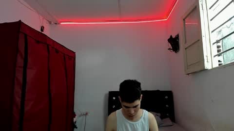 andrew_2811 online show from April 4, 2026, 7:33 pm