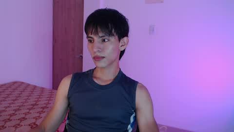 Snapshot of andrew_courtz chatting on April 25, 2026, 6:16 pm Andrew Courtz online show from April 25, 2026, 6:16 pm