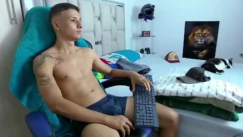Snapshot of andrew_lover21 chatting on June 5, 2026, 6:52 am Andrew online show from June 5, 2026, 6:52 am