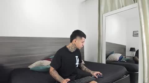 andrew_sanders69 online show from December 18, 2025, 3:12 am