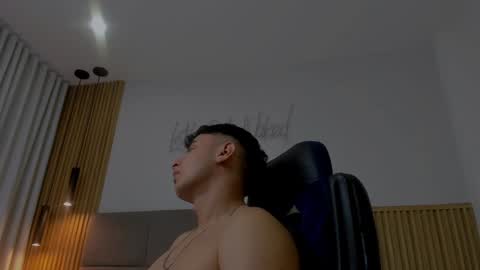 Snapshot of andrewlamar77 chatting on December 11, 2024, 4:42 pm Andrewlamar21 online show from December 11, 2024, 4:42 pm