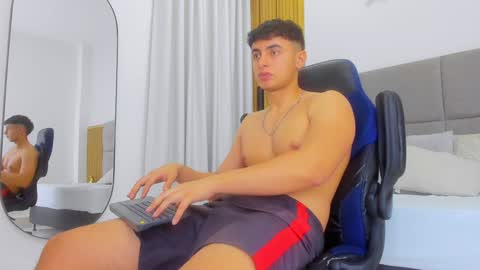 Snapshot of andrewlamar77 chatting on December 13, 2024, 6:38 pm Andrewlamar21 online show from December 13, 2024, 6:38 pm
