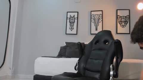 Snapshot of andrewlamar77 chatting on January 7, 2025, 2:19 pm Andrewlamar21 online show from January 7, 2025, 2:19 pm