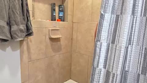 andrewo42601 online show from November 6, 2025, 12:44 am