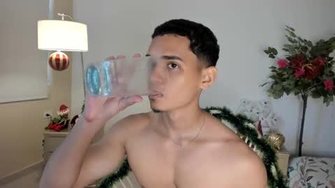 Snapshot of andrewrush_ chatting on November 17, 2025, 6:24 pm andrewrush_ online show from November 17, 2025, 6:24 pm