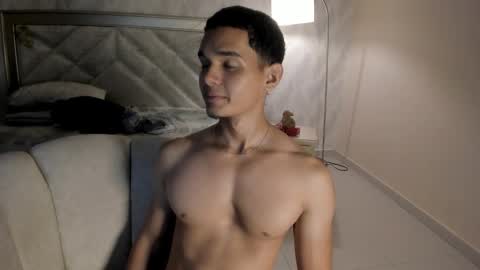 Snapshot of andrewrush_ chatting on November 25, 2025, 2:33 am andrewrush_ online show from November 25, 2025, 2:33 am