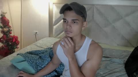 Snapshot of andrewrush_ chatting on November 30, 2025, 7:29 pm andrewrush_ online show from November 30, 2025, 7:29 pm