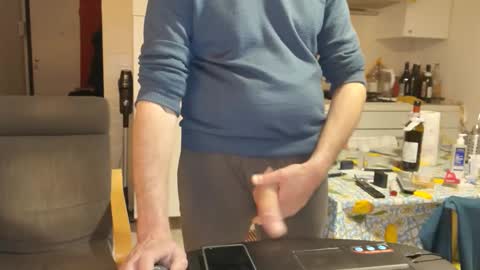 androx77 online show from March 6, 2026, 5:42 pm