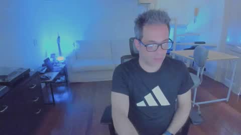 Andrew online show from November 12, 2025, 3:01 pm