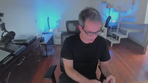 Snapshot of andy0pandi chatting on May 6, 2026, 5:07 pm Andrew online show from May 6, 2026, 5:07 pm