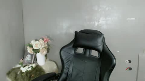 Kisha online show from March 6, 2025, 2:41 am