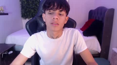 andy_dan1 online show from February 26, 2025, 1:41 pm