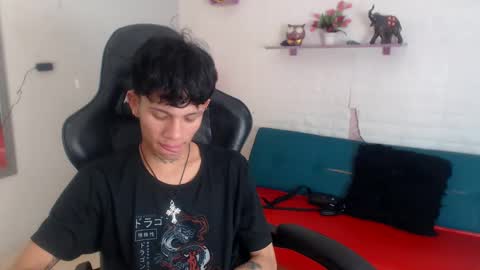 andy_dan1 online show from November 18, 2025, 3:27 pm