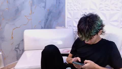 andy_dan1 online show from April 2, 2026, 9:12 pm