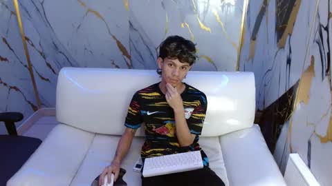 andy_dan1 online show from April 21, 2026, 7:17 pm