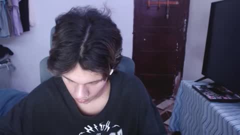 Snapshot of andy_dan1 chatting on June 3, 2026, 8:06 am andy_dan1 online show from June 3, 2026, 8:06 am