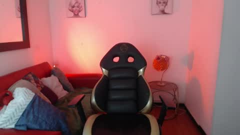 andy_eagleton_20 online show from April 12, 2026, 3:55 am