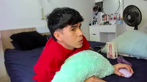 andy_wood1 online show from April 29, 2026, 2:10 pm