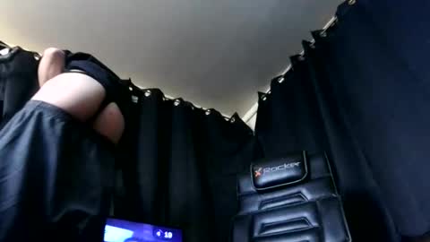 Snapshot of andybadass chatting on May 23, 2026, 9:13 am andybadass online show from May 23, 2026, 9:13 am