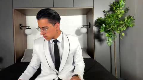 Andy Joy  online show from October 2, 2025, 12:01 pm